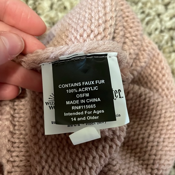 Harry Potter Luna Lovegood pink beanie - Picture 3 of 5